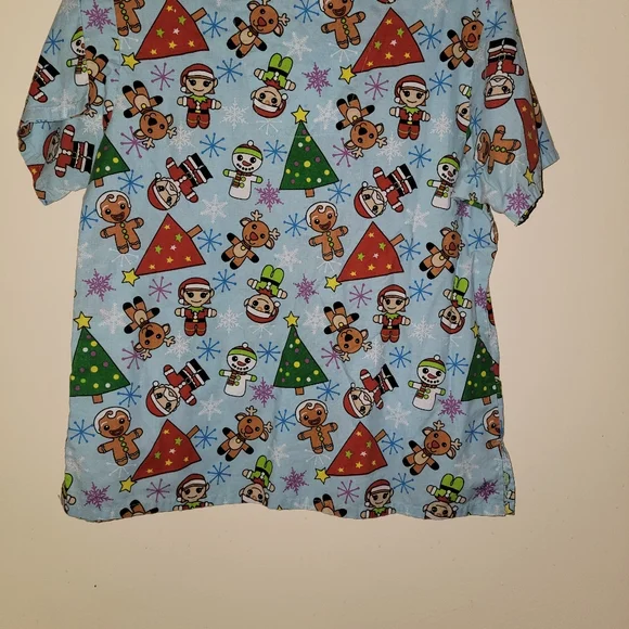 5/$15 The Scrub Co. Christmas Scrubtop 2XL - Picture 3 of 3